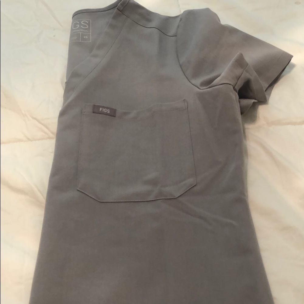 Catarina one pocket scrub top-Cement